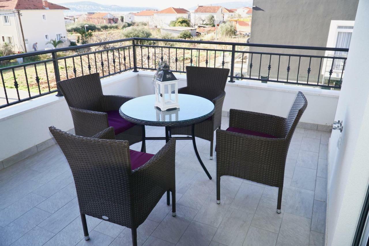 Apartman "Mary" Трогир Экстерьер фото